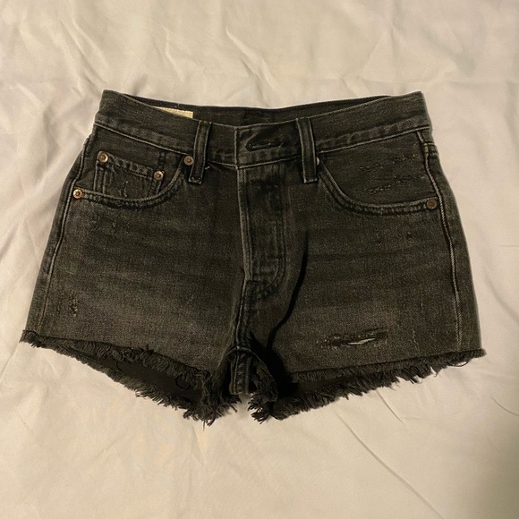 Levi’s 501 Black Shorts size 24 - Picture 2 of 2